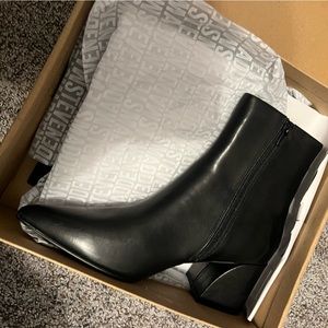 Steve Madden leather boots, size 7.5 NEVER worn, still in box brand new!